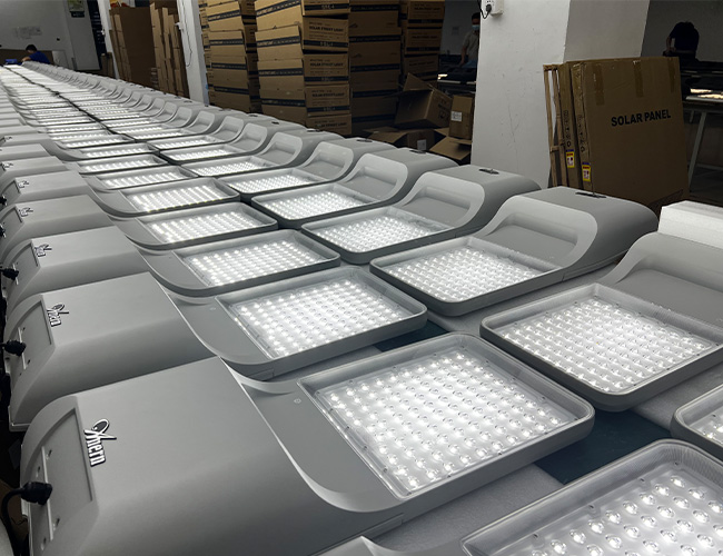 Tutto in due applicazioni di lampioni solari